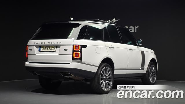 Land Rover Range Rover 2022 — photo 2