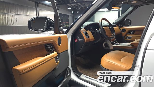 Land Rover Range Rover 2022 — photo 13