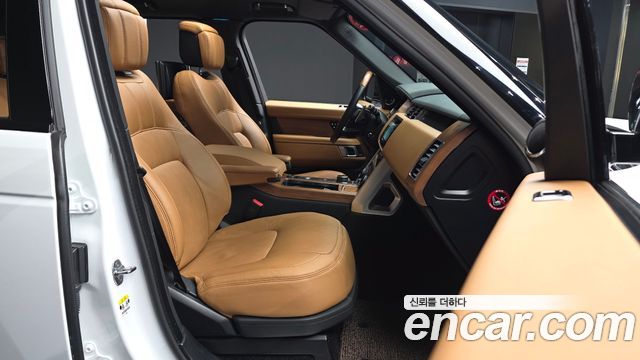 Land Rover Range Rover 2022 — photo 17