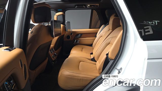 Land Rover Range Rover 2022 — photo 18