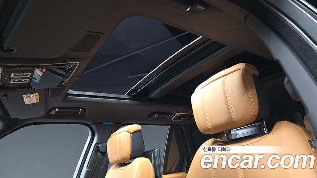 Land Rover Range Rover 2022 — photo 23