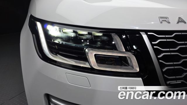 Land Rover Range Rover 2022 — photo 8