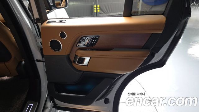 Land Rover Range Rover 2022 — photo 15