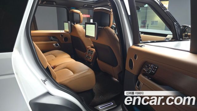 Land Rover Range Rover 2022 — photo 16