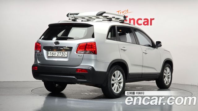 Kia Sorento 2010 — photo 2