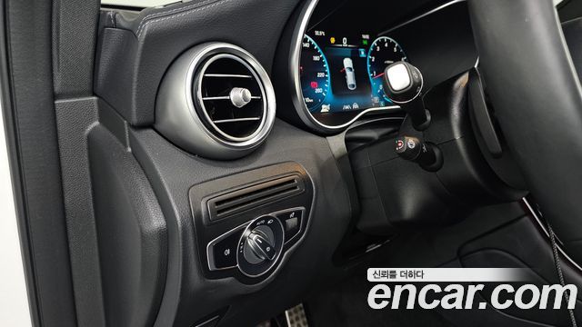 Mercedes-Benz GLC-Class 2021 — photo 26