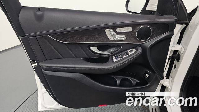 Mercedes-Benz GLC-Class 2021 — photo 14
