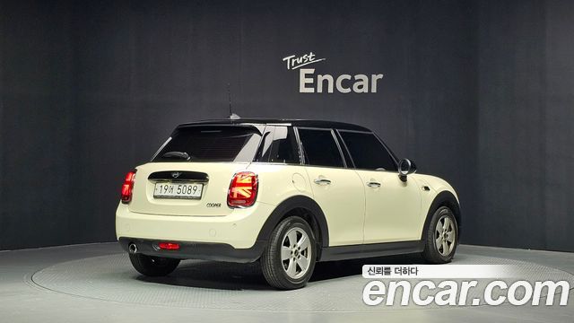 Mini Cooper 2019 — photo 2