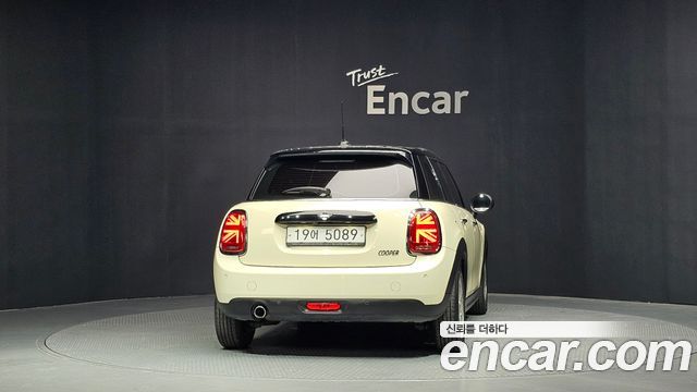 Mini Cooper 2019 — photo 4