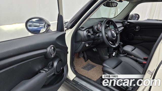 Mini Cooper 2019 — photo 13