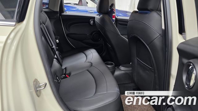 Mini Cooper 2019 — photo 17