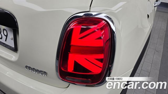 Mini Cooper 2019 — photo 9