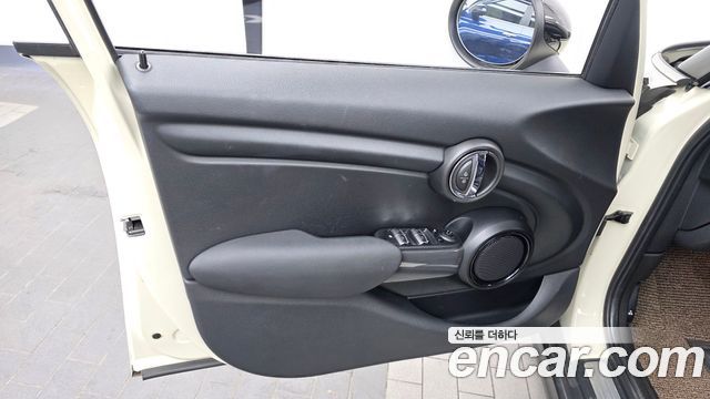 Mini Cooper 2019 — photo 14