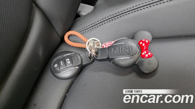 Mini Cooper 2019 — photo 28
