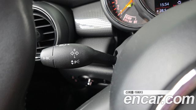 Mini Cooper 2019 — photo 29