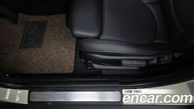 Mini Cooper 2019 — photo 30