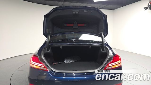 Genesis G70 2019 — photo 26