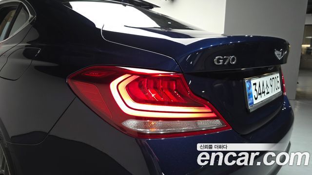 Genesis G70 2019 — photo 9