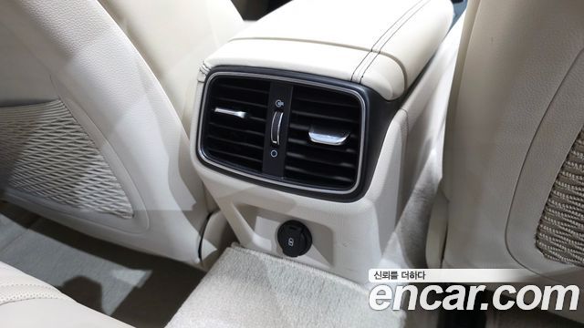 Genesis G70 2019 — photo 31