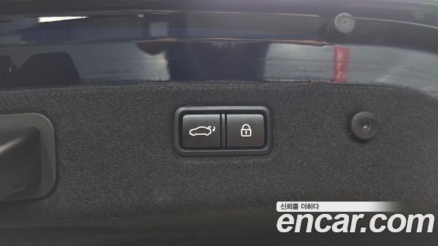 Genesis G70 2019 — photo 32