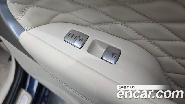 Genesis G70 2019 — photo 37