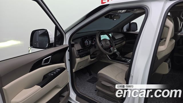 Kia Canival 2023 — photo 13