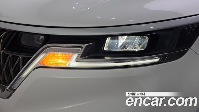 Kia Canival 2023 — photo 8