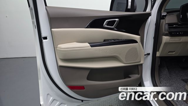 Kia Canival 2023 — photo 15