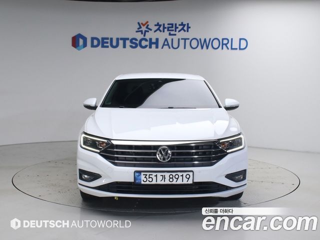 Volkswagen Jetta 2021 — photo 3