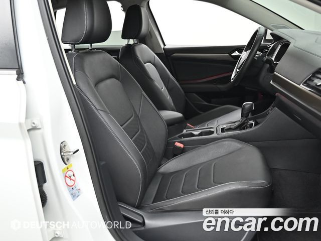 Volkswagen Jetta 2021 — photo 10