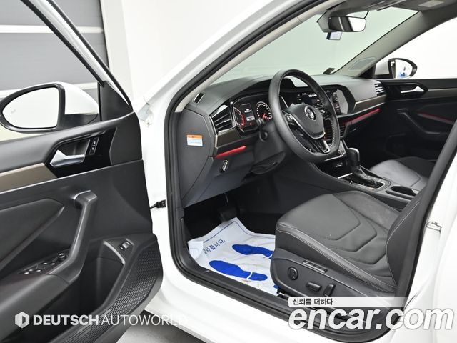 Volkswagen Jetta 2021 — photo 11