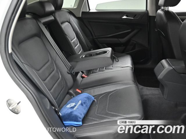 Volkswagen Jetta 2021 — photo 12