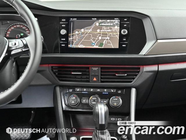 Volkswagen Jetta 2021 — photo 14