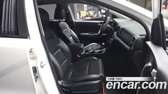 Kia Sportage 2016 — photo 11
