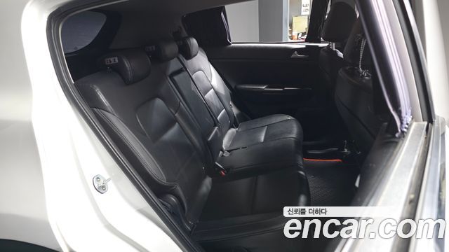 Kia Sportage 2016 — photo 12