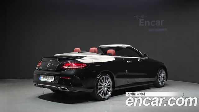 Mercedes-Benz C-Class 2023 — photo 2