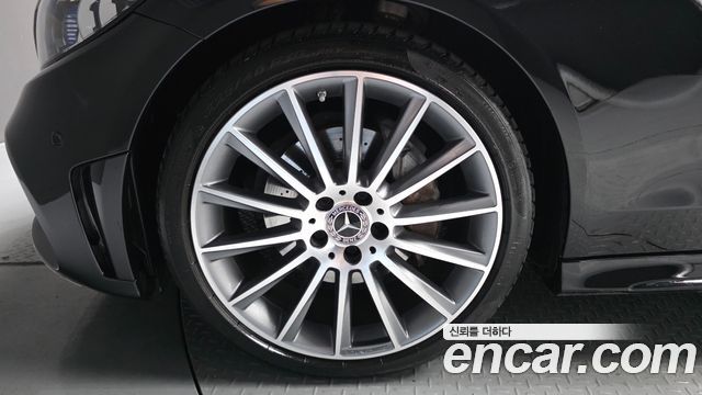 Mercedes-Benz C-Class 2023 — photo 5