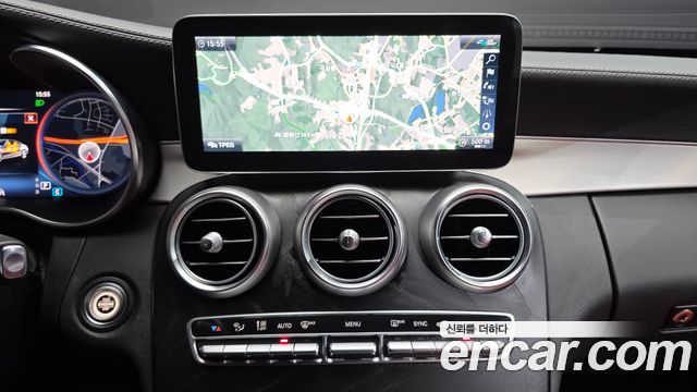 Mercedes-Benz C-Class 2023 — photo 16
