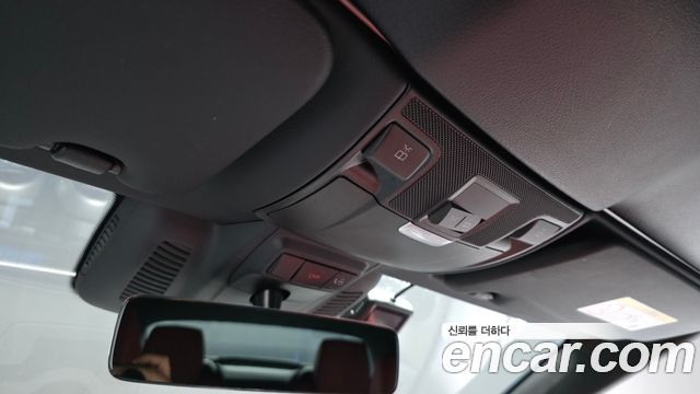 Mercedes-Benz C-Class 2023 — photo 19