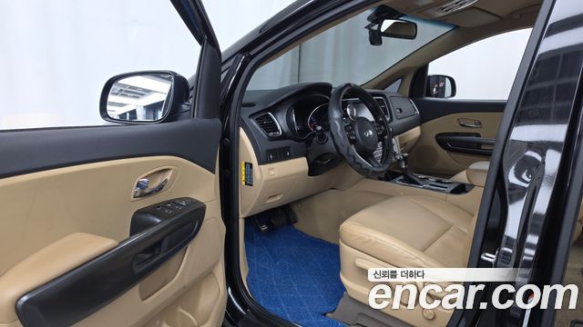 Kia Canival 2019 — photo 10