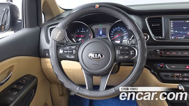 Kia Canival 2019 — photo 13