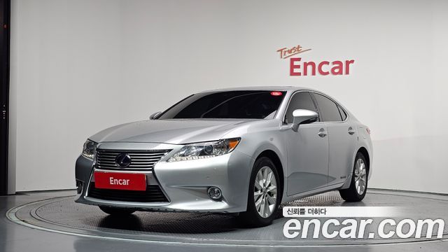 Lexus ES 2013 — photo 1