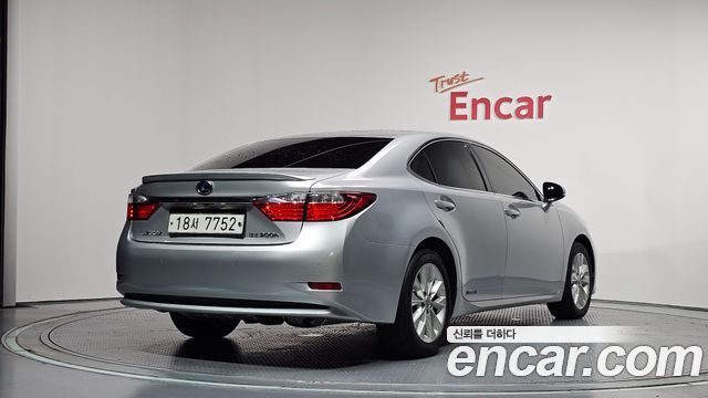 Lexus ES 2013 — photo 2
