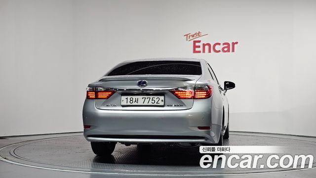 Lexus ES 2013 — photo 4