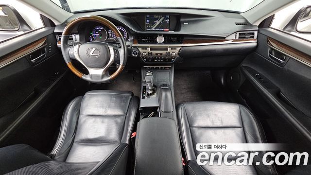 Lexus ES 2013 — photo 7