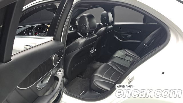 Mercedes-Benz C-Class 2017 — photo 11
