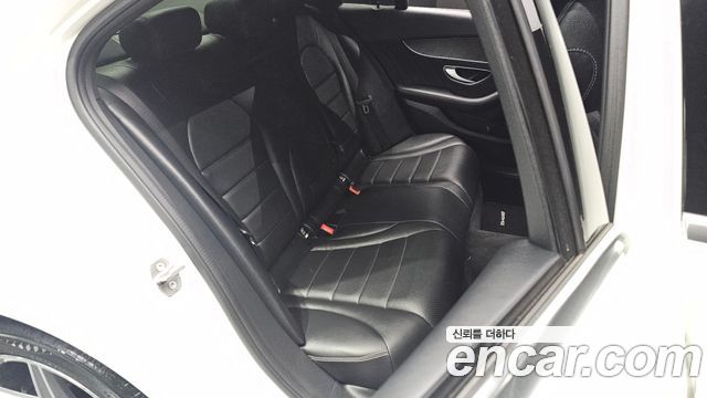 Mercedes-Benz C-Class 2017 — photo 16