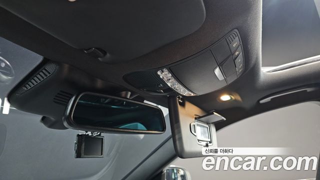 Mercedes-Benz C-Class 2017 — photo 18