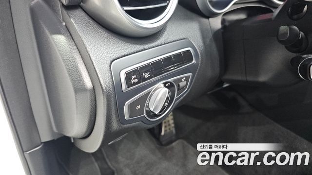 Mercedes-Benz C-Class 2017 — photo 19