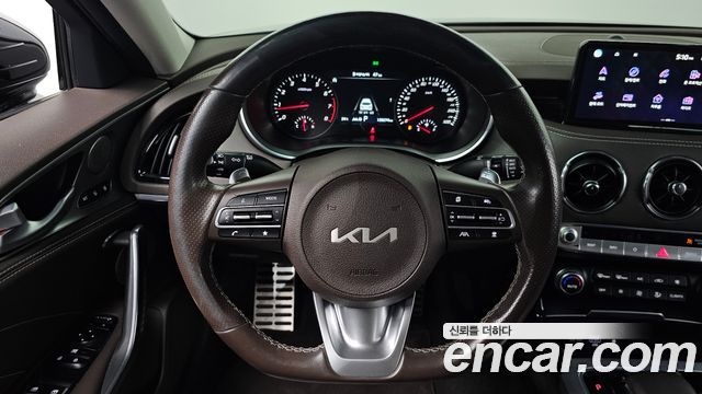 Kia Stinger 2022 — photo 19